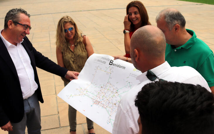 Movilidad mide en un mapa el tiempo que cuesta ir a pie de una zona a otra de Benidorm para potenciar los desplazamientos peatonales 